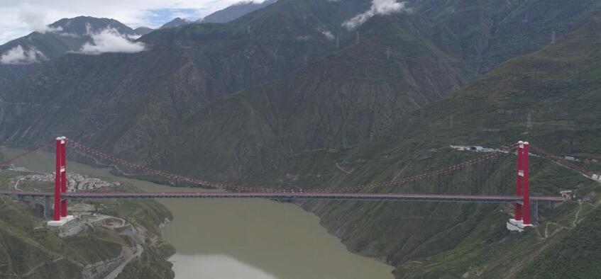 横跨天堑川藏第一桥屹立高烈度地震区