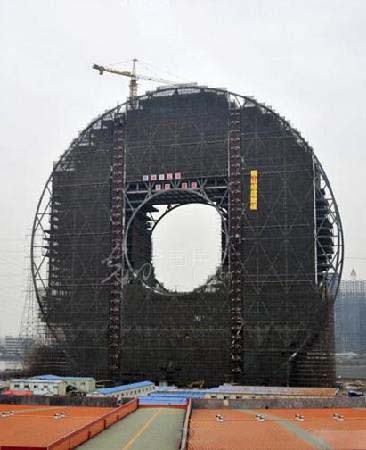 广州铜钱大楼即将完工寓意滚滚财源