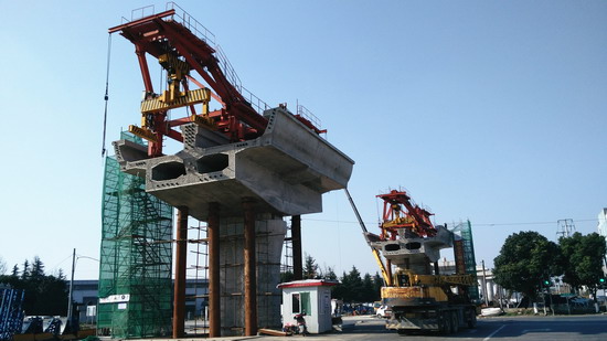 施工涵盖了线路上全部的20预制节段拼装连续梁桥和7处悬浇连续箱梁桥