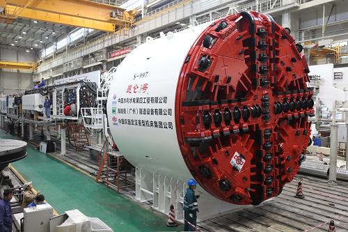 大直径盾构组装技术