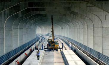 内地首条公铁两用隧道7号线越江隧道五一开始盾构