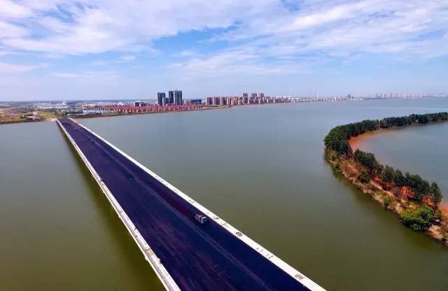 九江赛城湖大桥全面贯通