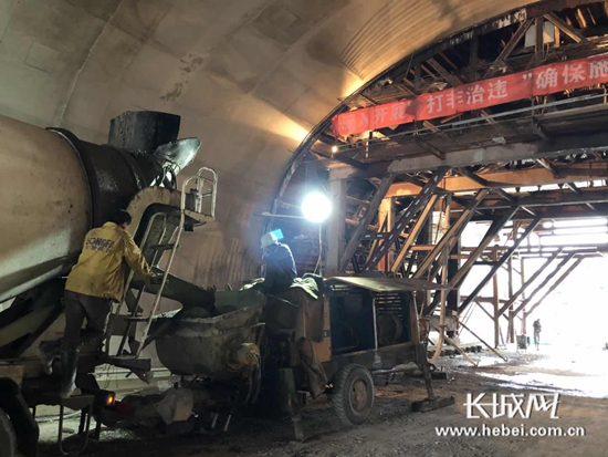 荣乌高速公路黄土岭隧道主体工程全部完工