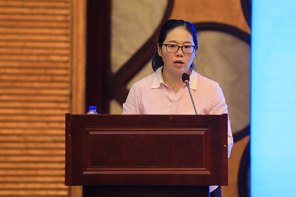 深圳市市政总公司总工程师于芳主持下午会议