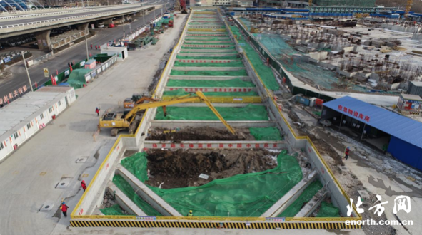 天津地铁4号线北段白庙站全面进入深基坑土方开挖阶段